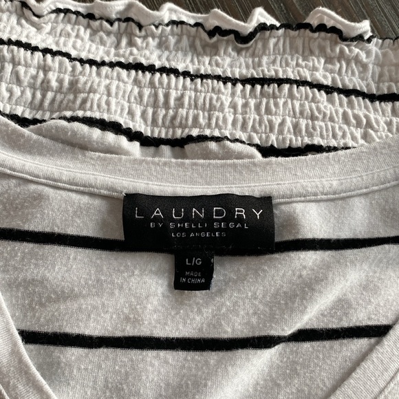 Laundry by Shelli Segall ladies T-shirt in black and white stripes size large. - Picture 3 of 8